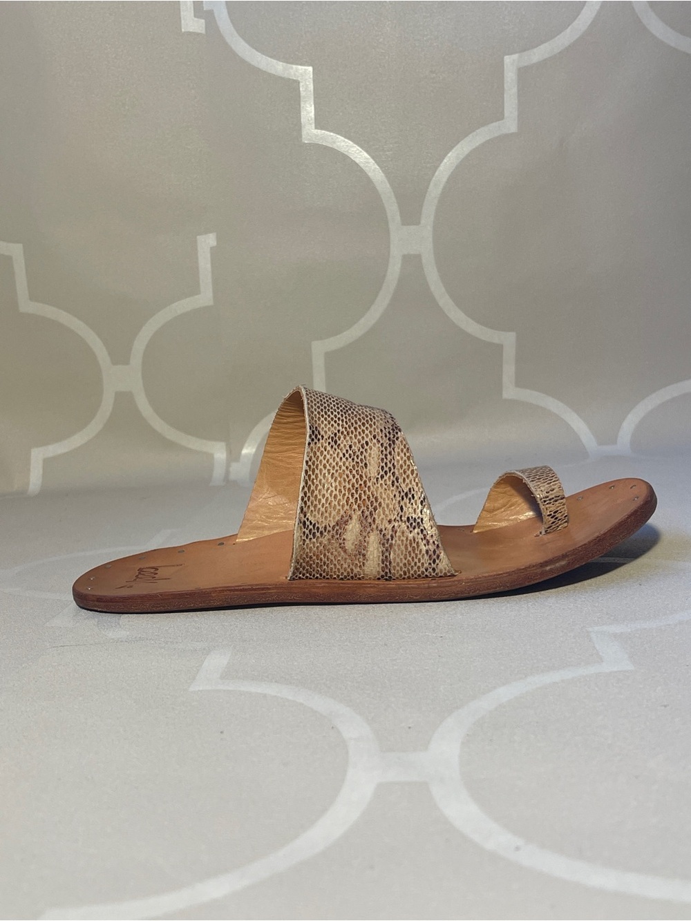Beek Finch Snake Tan Leather Toe Ring Sandals Comfort Arch Support Sz 8